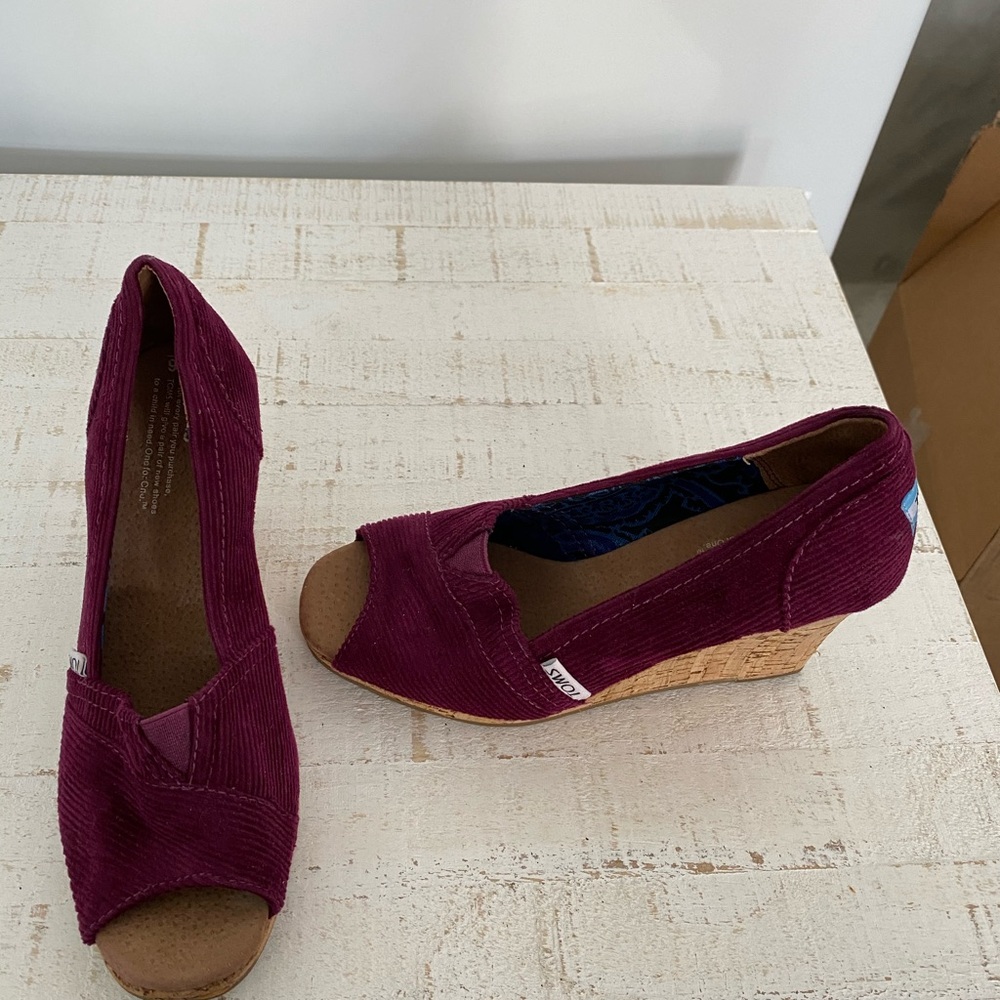 Toms wedges brand new never worn